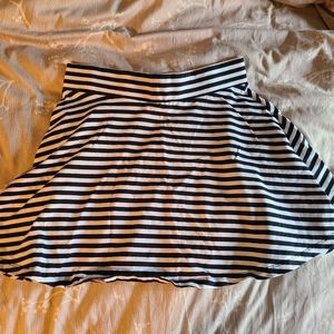 H&M womens skirt size M